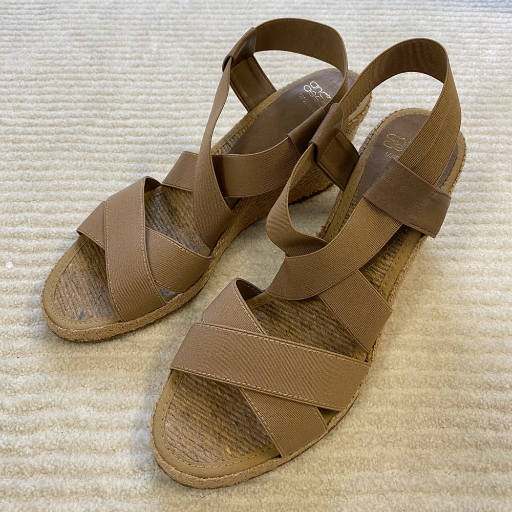 Nude Wedges